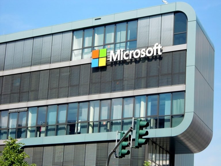 Microsoft marshals forces to try to stem open source momentum